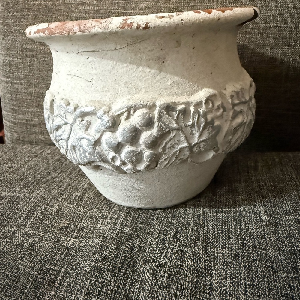 Elegant White Textured flower Pot